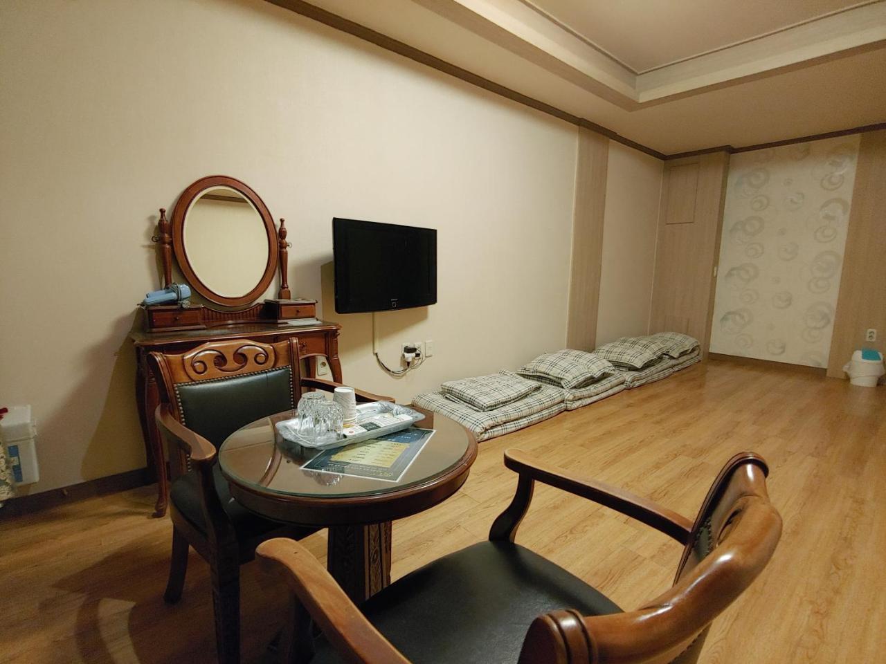 Sky Leaders Hotel Чеджу Екстериор снимка